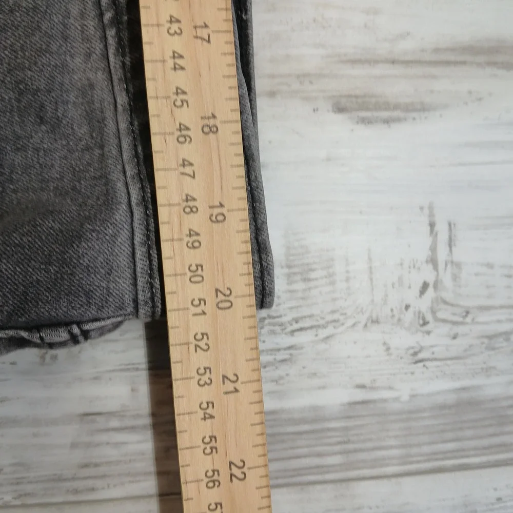 Signature by Levi Strauss Mens Gray Denim Shorts Size 38 Cotton Stretch Casual